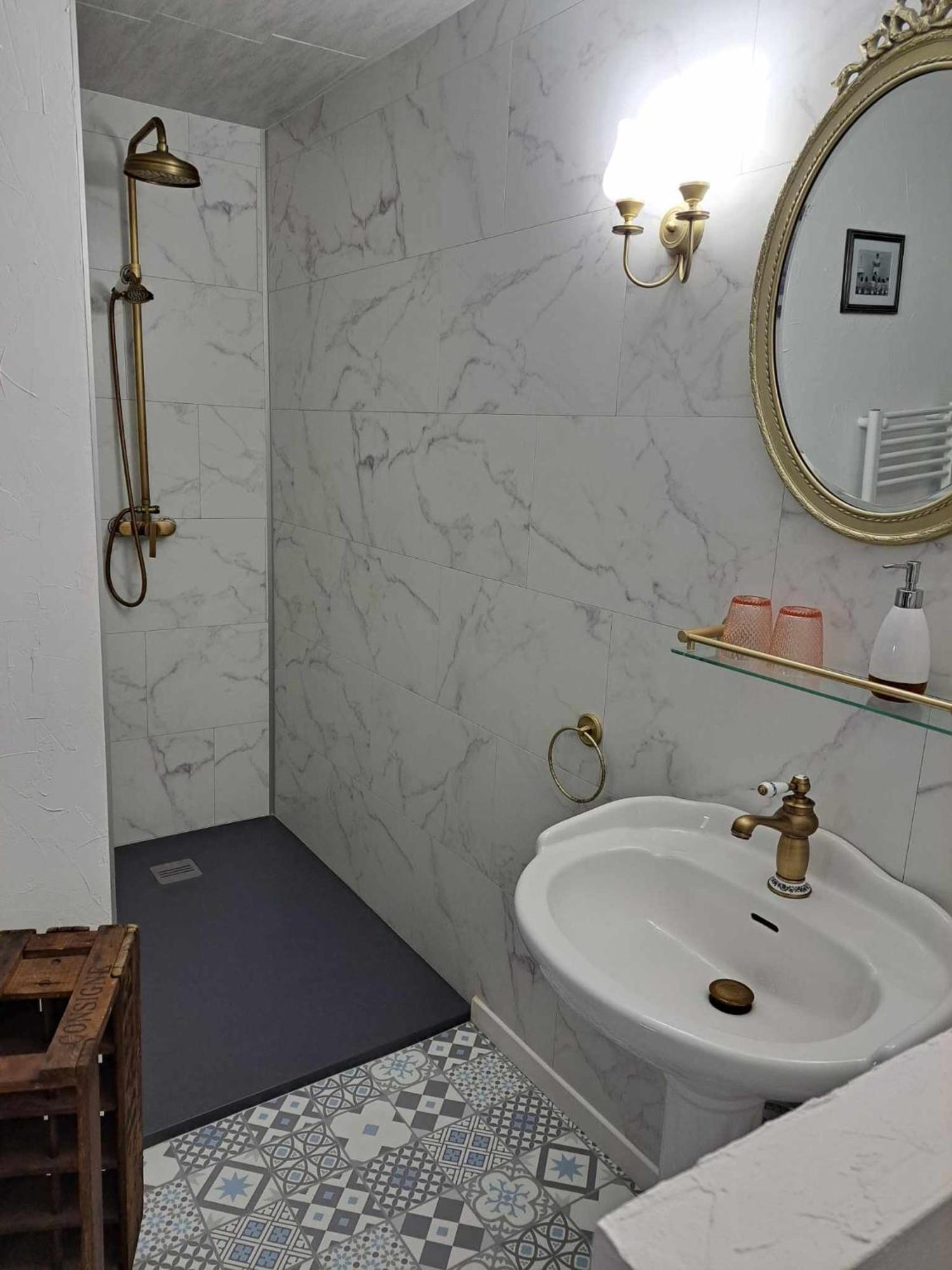 Au Charme D'Antan Panzió Féron Kültér fotó